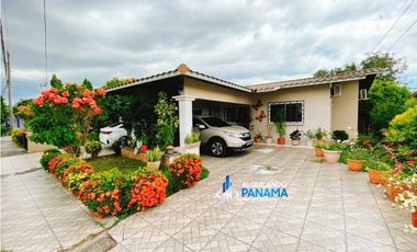 Se alquila preciosa casa en Bágala, residencial Santa María.