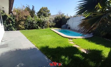 Casa en Venta en Av Apoquindo