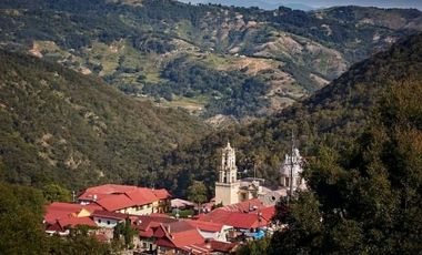 OPORTUNIDAD!!! HERMOSO TERRENO A 13 MINUTOS DE MINERAL DEL CHICO, MUY CERCA DEL ARROYO $900 el M2 BOSQUE Y VALLE