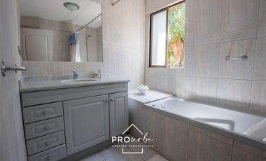 Casa en Venta en Camino Hacienda Curacavi