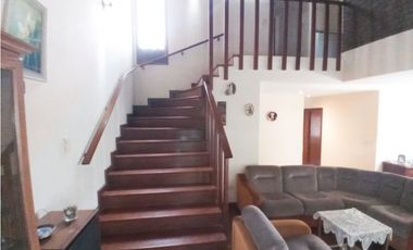 CHALET 6 AMBIENTES CON LOCAL EN BARRIO NUEVA POMPEYA