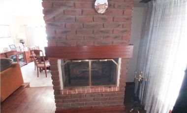 CHALET 6 AMBIENTES CON LOCAL EN BARRIO NUEVA POMPEYA