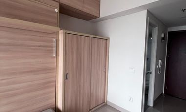 DISEWAKAN APARTEMEN AVENUE PARKLAND BSD STUDIO FULL FURNISHED MURAH SIAP HUNI DI BSD CITY DEKAT THE BREEZE BSD DAN UNIVERSITAS ATMAJAYA BSD