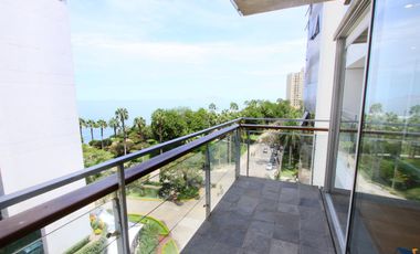 Incluye Línea Blanca con Balcón con Preciosa Vista al Mar y al Malecón en  Miraflores