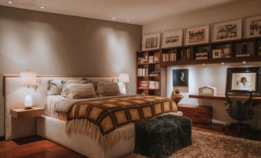 VENTA de moderna CASA en el POBLADO, cerca al Tesoro.