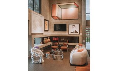 VENTA de moderna CASA en el POBLADO, cerca al Tesoro.