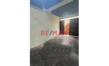 🏠 ¡Oportunidad única en Trujillo! 🏠

Descubre esta espaciosa y versátil casa urbana de 3 pisos, perfectamente ubicada en Wilfredo Torres 966, la cua