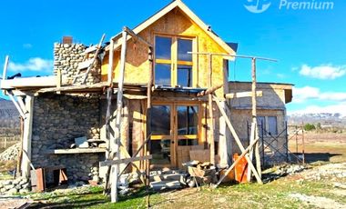 Gran Parcela con casa en construcción en venta en Lago Verde