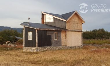 Gran Parcela con casa en construcción en venta en Lago Verde
