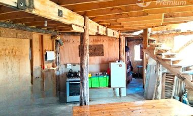 Gran Parcela con casa en construcción en venta en Lago Verde