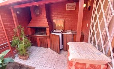 Casa avenida en venta | estacionamiento | metro laguna sur (L5) | Pudahuel.