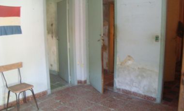 BURZACO: CASA  AMPLIA ,SOBRE TERRENO 12 X 40 - ESCRITURADA - *APTA CREDITO*
