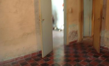 BURZACO: CASA  AMPLIA ,SOBRE TERRENO 12 X 40 - ESCRITURADA - *APTA CREDITO*