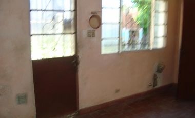 BURZACO: CASA  AMPLIA ,SOBRE TERRENO 12 X 40 - ESCRITURADA - *APTA CREDITO*