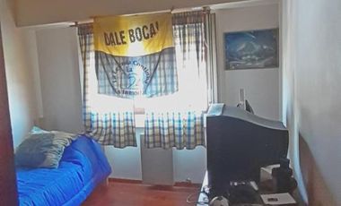 EXCELENTE PROPIEDAD.  DOS CASAS, COCHERA Y PISCINA. LOTE PROPIO