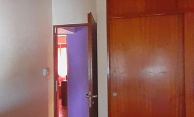 EXCELENTE PROPIEDAD.  DOS CASAS, COCHERA Y PISCINA. LOTE PROPIO