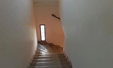 EXCELENTE PROPIEDAD.  DOS CASAS, COCHERA Y PISCINA. LOTE PROPIO