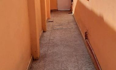 EXCELENTE PROPIEDAD.  DOS CASAS, COCHERA Y PISCINA. LOTE PROPIO