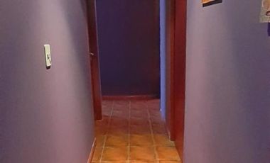 EXCELENTE PROPIEDAD.  DOS CASAS, COCHERA Y PISCINA. LOTE PROPIO