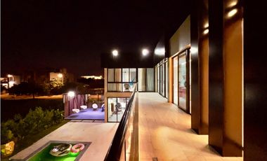 Manzanillo - Venta de Exclusiva Casa en Conjunto Palma Real.