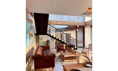 Manzanillo - Venta de Exclusiva Casa en Conjunto Palma Real.