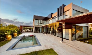 Manzanillo - Venta de Exclusiva Casa en Conjunto Palma Real.