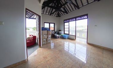 RUMAH 3 LANTAI, STRATEGIS, DEKAT KAMPUS UDAYA DI JIMBARAN