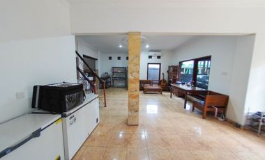 RUMAH 3 LANTAI, STRATEGIS, DEKAT KAMPUS UDAYA DI JIMBARAN
