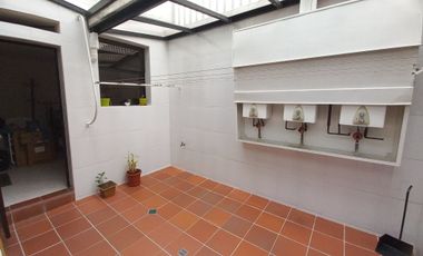 Venta de casa valle de los chillos