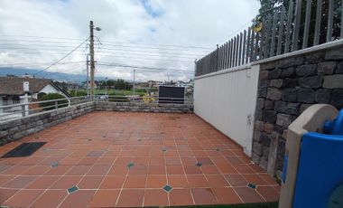 Venta de casa valle de los chillos