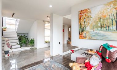 casa en arriendo/venta en canelon. Cod A20472