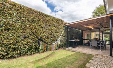 casa en arriendo/venta en canelon. Cod A20472