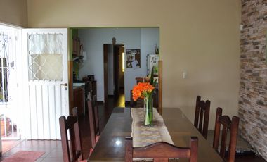 Casa de 3 AMBIENTES en venta