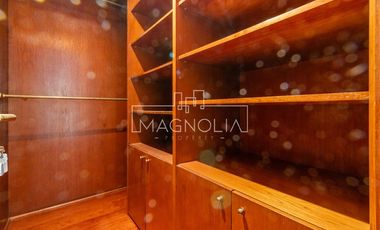 Departamento en venta de 5 dorm. en Vitacura