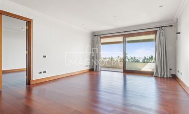Departamento en venta de 5 dorm. en Vitacura