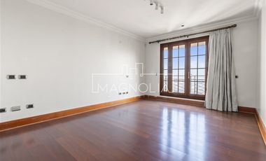 Departamento en venta de 5 dorm. en Vitacura