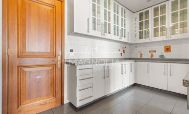 Departamento en venta de 5 dorm. en Vitacura