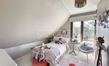 Casa en venta de 5 dorm. en Colina