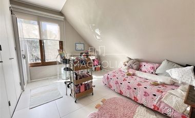 Casa en venta de 5 dorm. en Colina