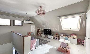 Casa en venta de 5 dorm. en Colina