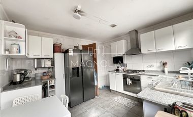 Casa en venta de 5 dorm. en Colina