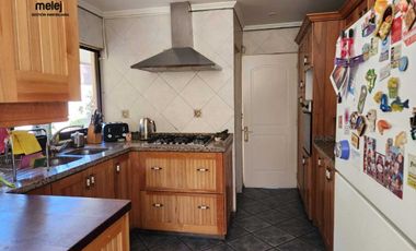 Se vende amplia casa en condominio sector Mantagua