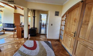Se vende amplia casa en condominio sector Mantagua