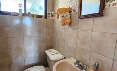 Se vende amplia casa en condominio sector Mantagua