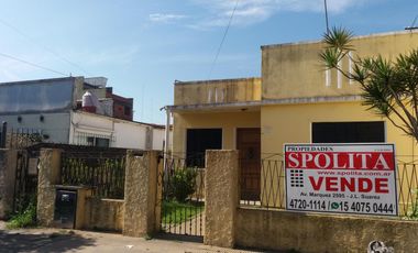 EXCELENTE CASA EN LOTE PROPIO, BUENA UBICACIÓN A METROS DE CENTRO COMERCIAL JOSÉ LEÓN SUÁREZ, CON GALPÓN Y QUINCHO CON PARRILLA, LOTE DE 8,66 mts x 45