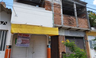 VENTA CASA CON LOCAL COMERCIAL