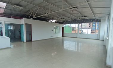 oficina en arriendo en el lago. Cod A51747