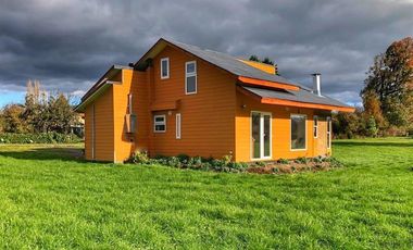 Casa en arriendo a 10 km de Osorno, camino Pto Octay