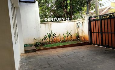 Rumah Sudah Renov Siap Huni Di Graha Raya AM 17805