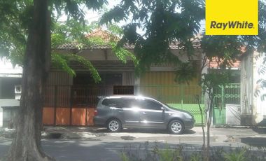 Dijual Rumah Usaha 2 lantai di Jalan Simokerto, Surabaya Pusat